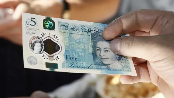 وصل كام ؟ سعر الجنيه الإسترليني اليوم الجمعة 7-2-2025 في البنك المركزي المصري والسوق السوداء