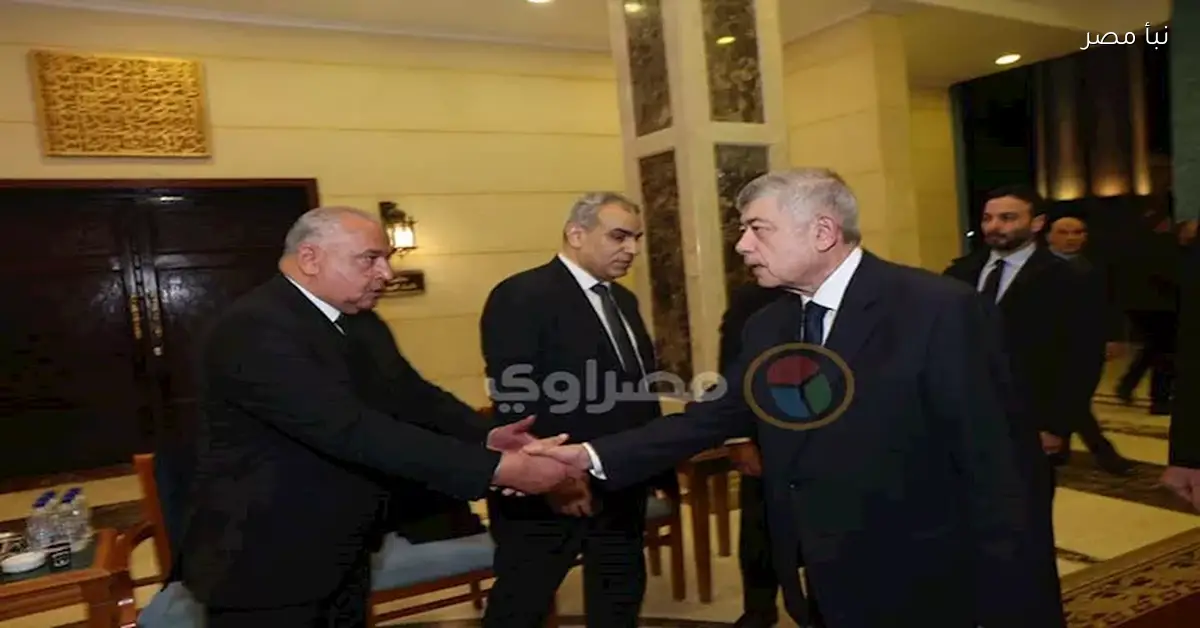 شخصيات عامة في عزاء محمد صابر وزير الثقافة الأسبق بينهم عمرو موسى