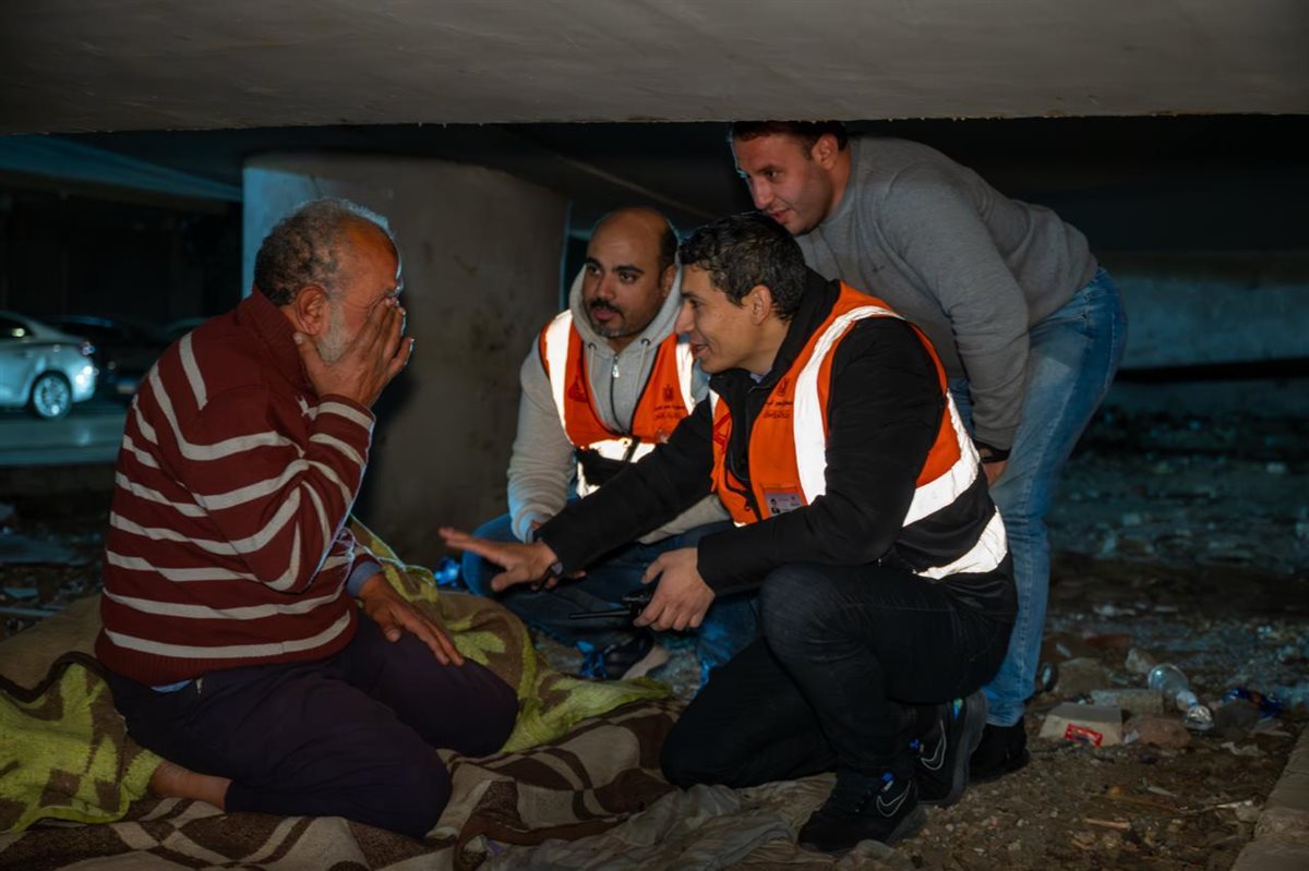 التضامن تكثف الحملات الليلية لإنقاذ مواطنين بلا مأوى.. ونقل ثلاث حالات بمنطقة مصر الجديدة لمجمع رعاية