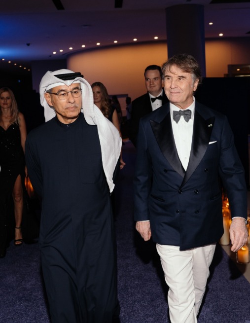 مصمم الأزياء الإيطالي كوتشينيللي ومحمد العبار