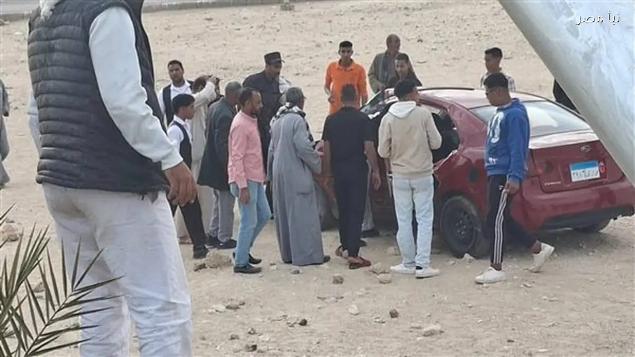 نجاة سائق بعد اصطدام سيارته بعمود إنارة في مدخل وادي الملوك بالأقصر دون إصابات