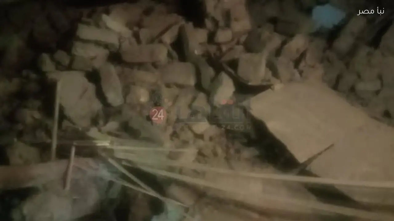 إخلاء سكان منزل بعد انهيار طابقين في قنا