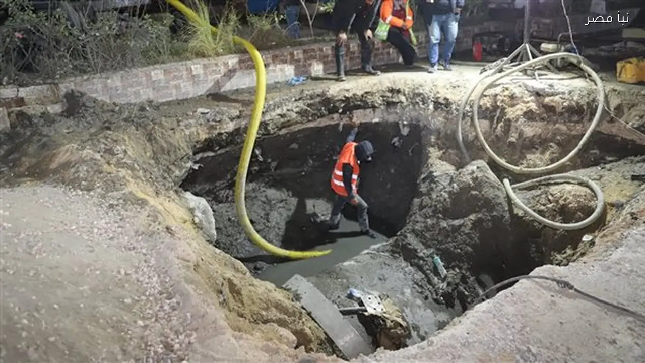 الإسكندرية تواصل جهود إصلاح الهبوط الأرضي في خط طرد سموحة الجديدة