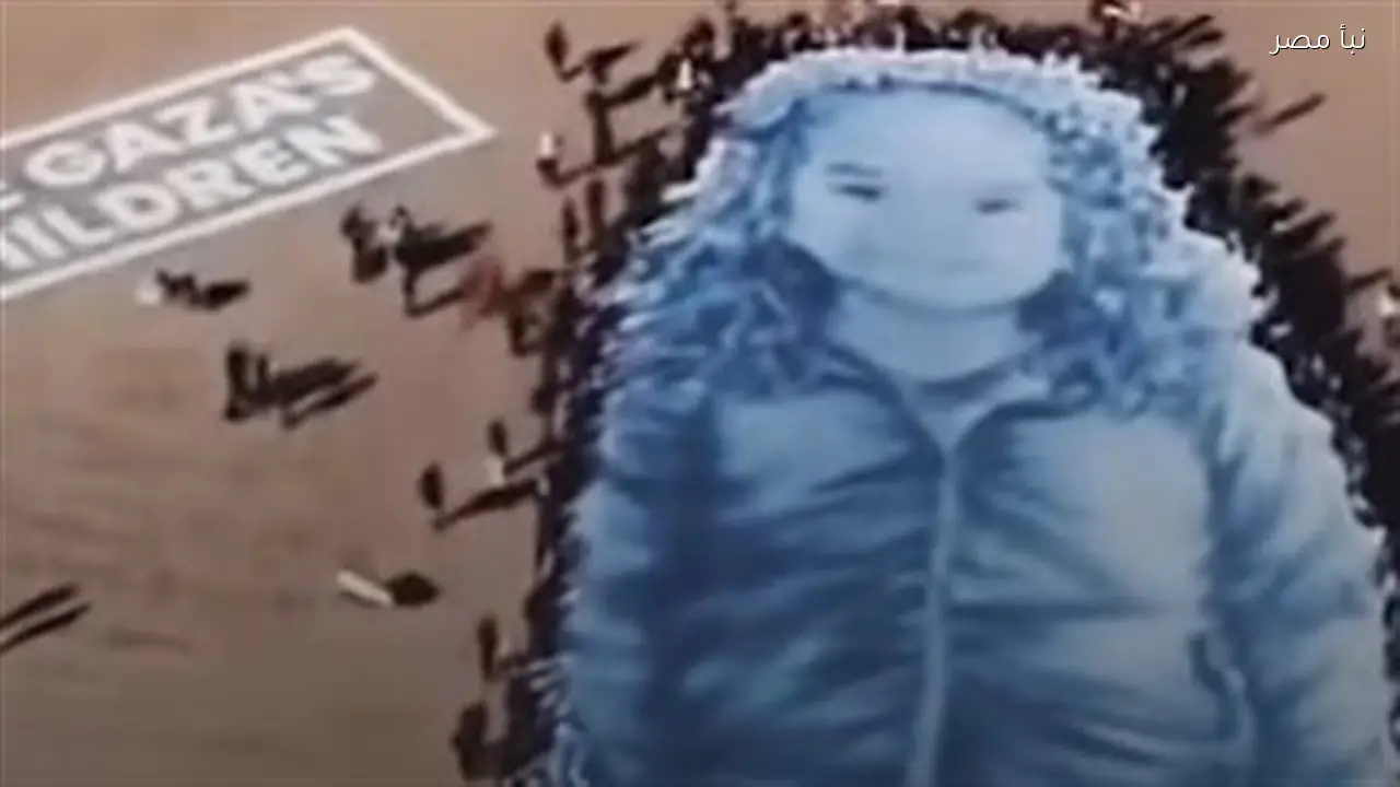 المئات يتجمعون على شاطئ برشلونة لإحياء ذكرى الطفلة هند رجب