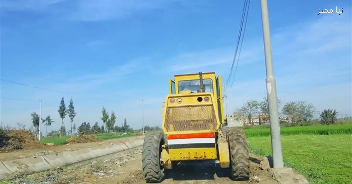 جهاز النظافة بكفر الشيخ يستجيب لشكاوى المواطنين ويبدأ في تمهيد الطرق