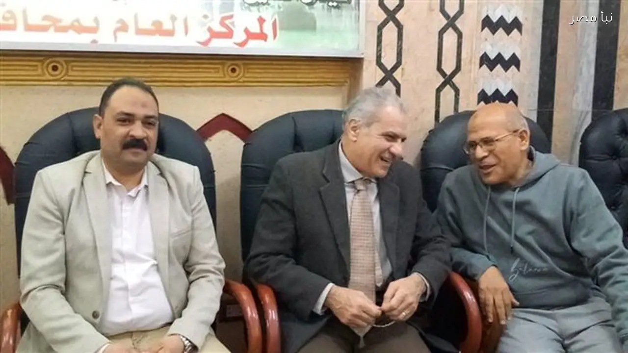 رئيس جامعة أسوان يشارك في احتفالية مولد الإمامين الجليلين بالطريقة الجعفرية بأسوان