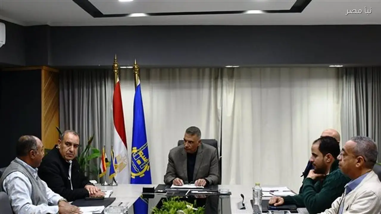 محافظ أسوان يؤكد التنسيق مع التخطيط لتوفير 300 مليون جنيه لاستكمال مشروع إعادة تأهيل مساكن المغتربين بالنوبة