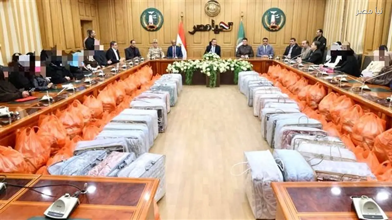 محافظ المنوفية يوزع مساعدات إنسانية تتجاوز نصف مليون جنيه على 65 حالة