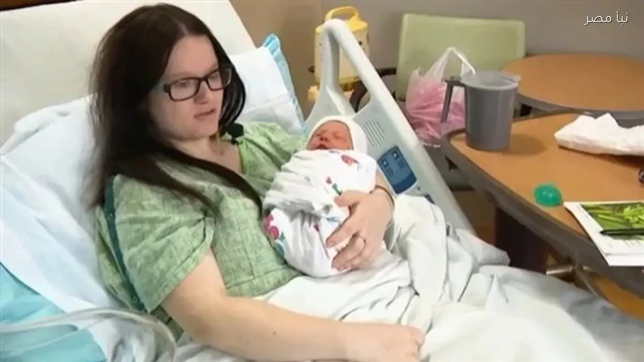 موظفة أمريكية تكتشف حملها المفاجئ وتلد داخل مقر عملها