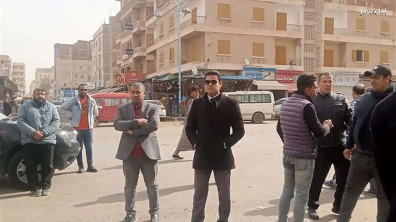 نائب محافظ مطروح يشرف على حملات لإزالة الإشغالات أمام المحال التجارية