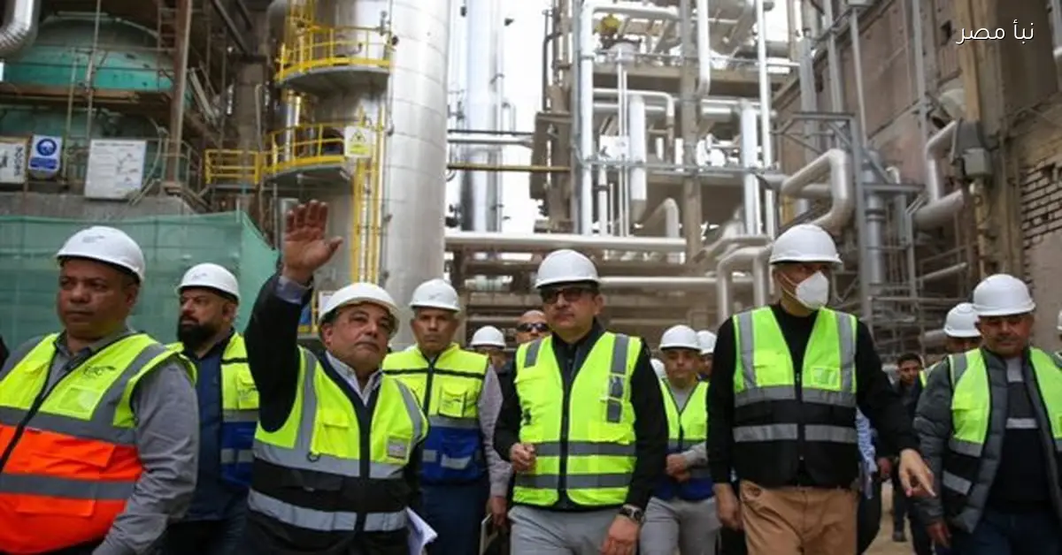 وزير قطاع الأعمال يزور مشروع إعادة تشغيل مصانع شركة الدلتا للأسمدة في الدقهلية