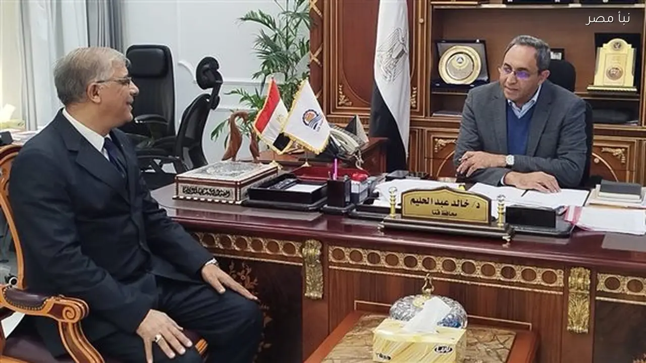 وكيل تعليم قنا يؤكد أهمية الارتقاء بالتعليم في أول تعليق له بعد تسلم مهام عمله