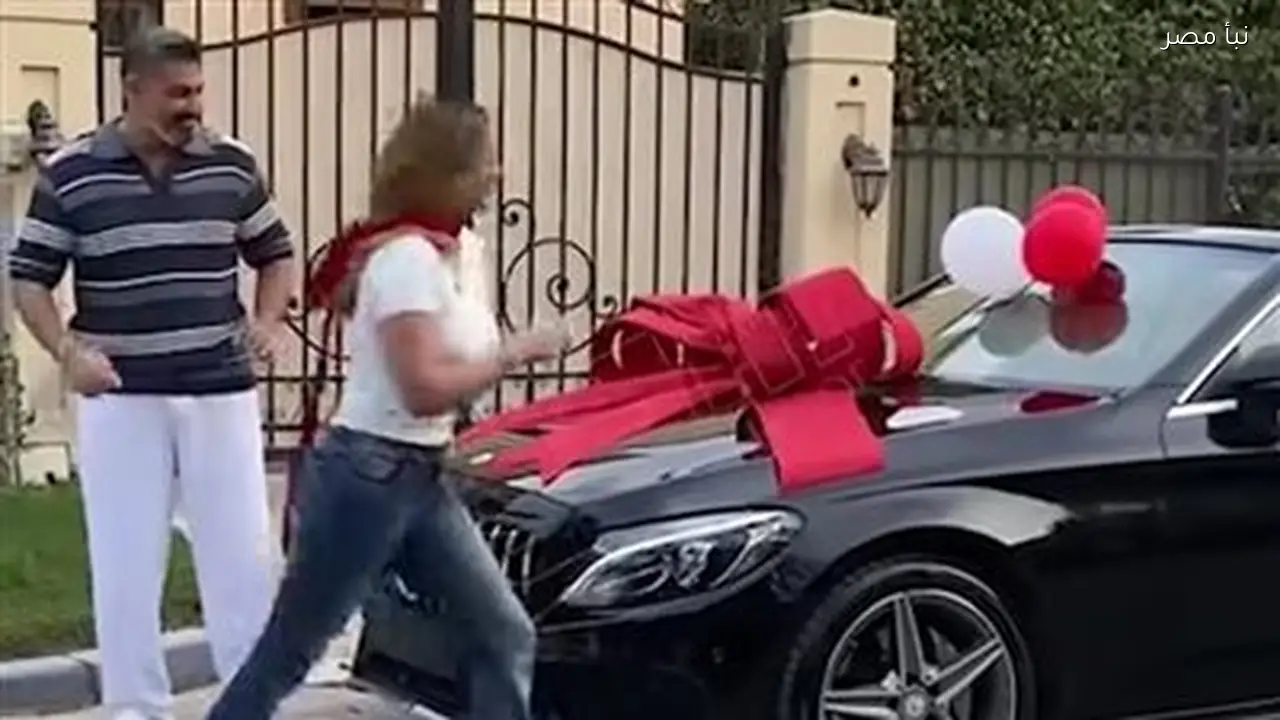 ياسر جلال يكشف تفاصيل إهدائه لابنته سيارة مرسيدس