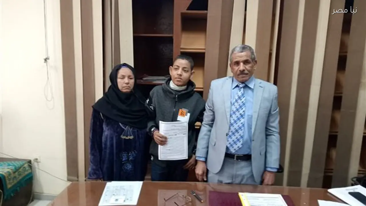 محافظ سوهاج يوفر فرصة عمل لشاب يعاني من الفشل الكلوي استجابة لطلب نبأ مصر