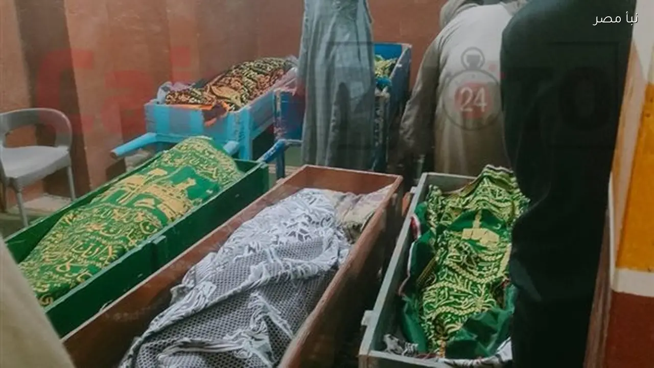 تشييع جثامين ستة من عائلة واحدة في قنا بعد وفاتهم في حادث أسوان أثناء عودتهم من عزاء