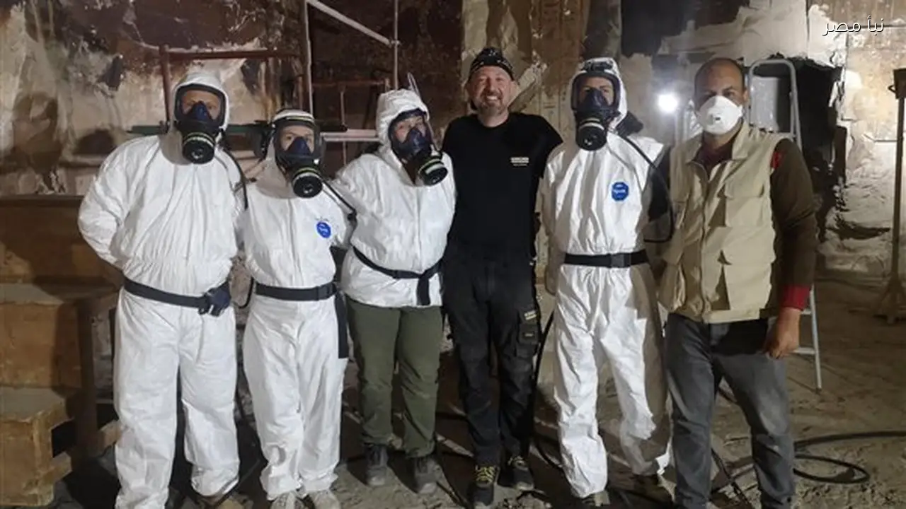 بدء أعمال الترميم والتنظيف في القاعة الثانية بمقبرة TT33 بالأقصر