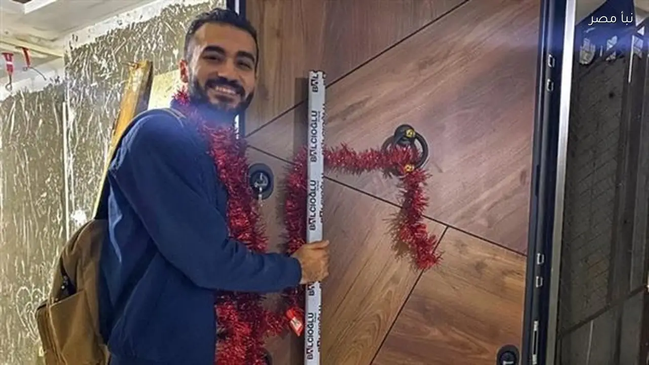 شاب يوثق هدية أصدقائه في عيد ميلاده قبل زفافه وهي باب مصفح أثار إعجاب السوشيال ميديا