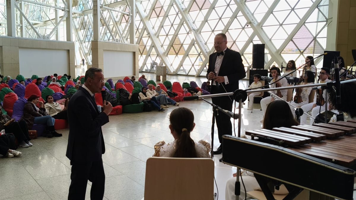 عروض فنية وثقافية بالمتحف المصري الكبير