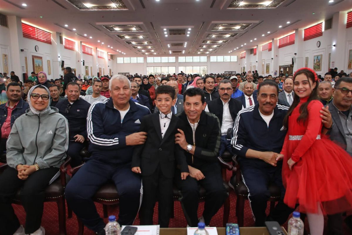 جانب من مشاركة وزير الشباب في الندوة التثقيفية