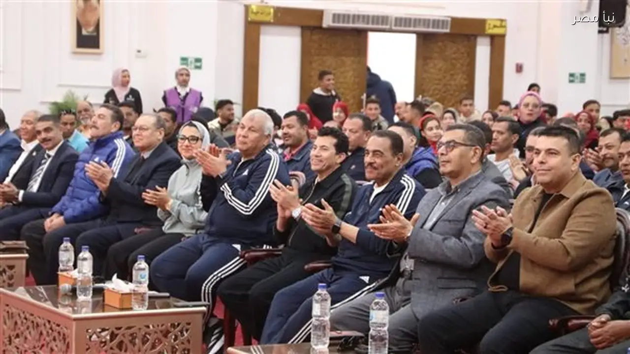 وزير الرياضة ومحافظا الوادي الجديد ومطروح يشهدون ندوة تثقيفية للشباب في أولمبياد المحافظات الحدودية