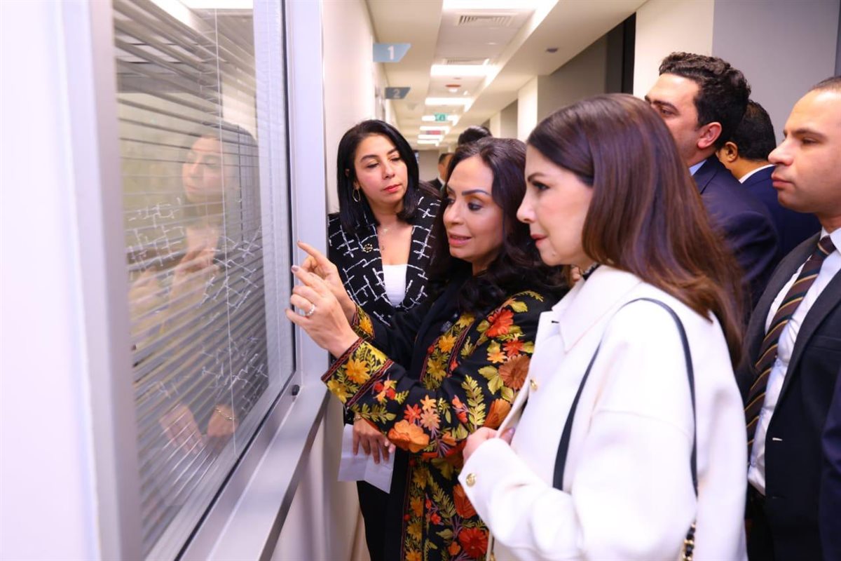 وزيرة التضامن تتفقد مستشفى أهل مصر لعلاج الحروق بالقاهرة الجديدة بحضور هبة السويدي والفنانة ماجدة الرومي