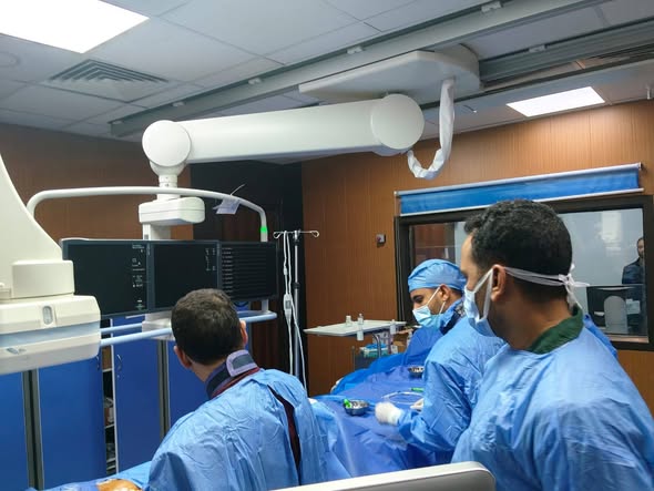 لأول مرة بمستشفى طيبة التخصصي بالأقصر.. إجراء 4 حالات قسطرة مخية ناجحة