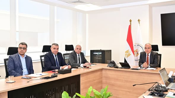 اجتماع وزير الري