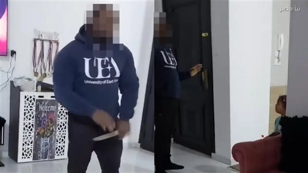 سيدة تتهم طليقها بتهديدها وتهديد صغيرتها بالقتل بسبب تأثير هرمونات الجيم