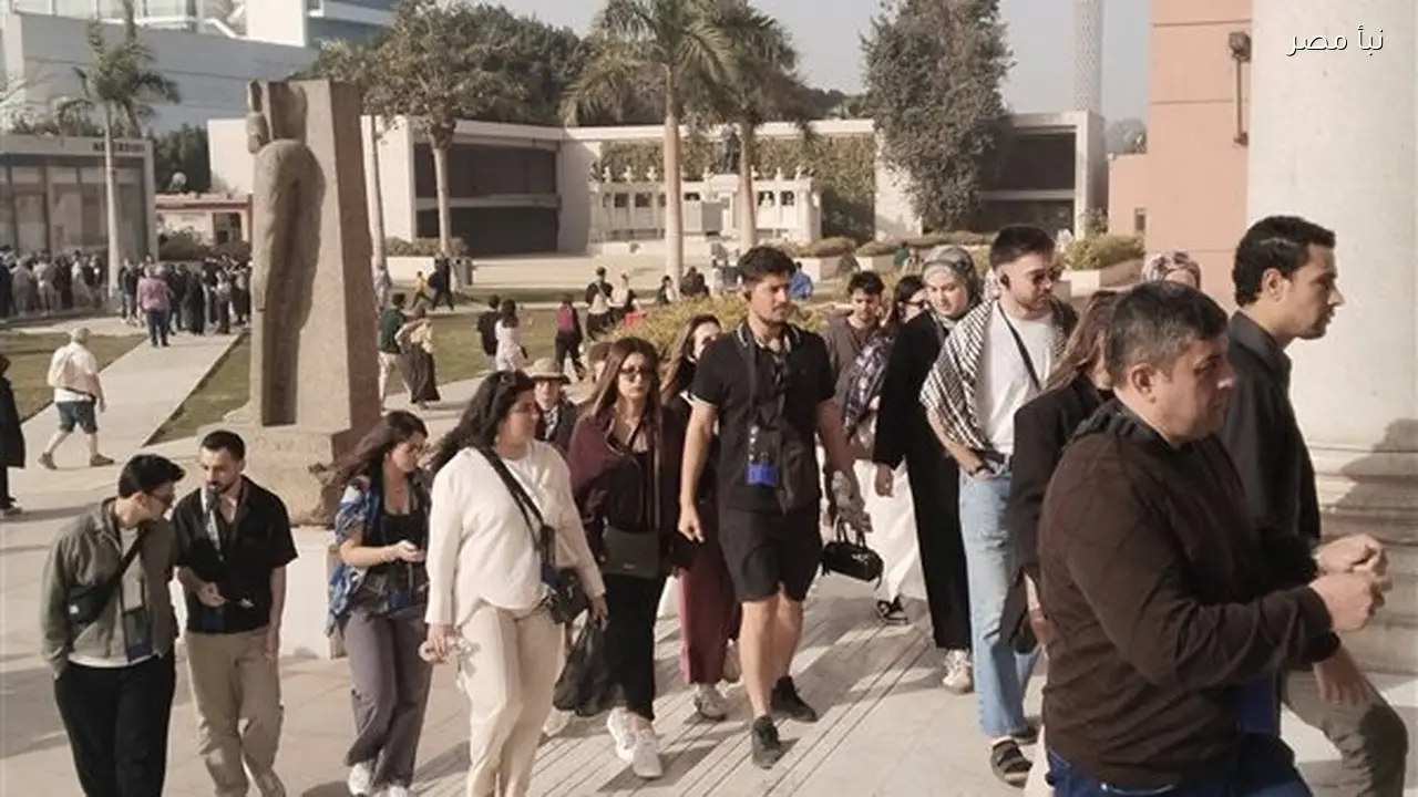كنوز الفراعنة تجذب السائحين بشكل متزايد داخل المتحف المصري بالتحرير