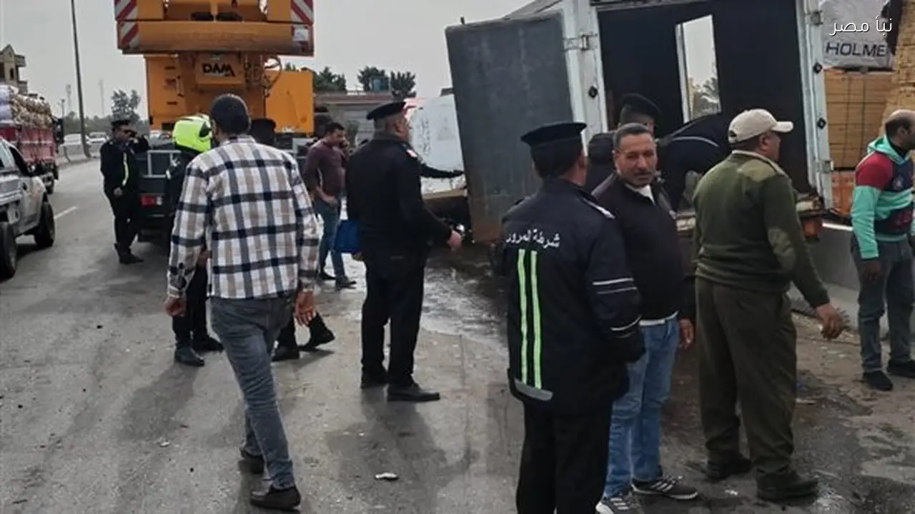 محافظ الدقهلية يؤكد على سرعة الاستجابة لحالات الطوارئ ورفع سيارتي نقل بطريق جمصة لاستئناف الحركة المرورية