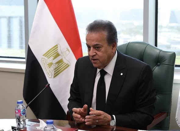 الدكتور خالد عبدالغفار يجتمع بقيادات الصحة