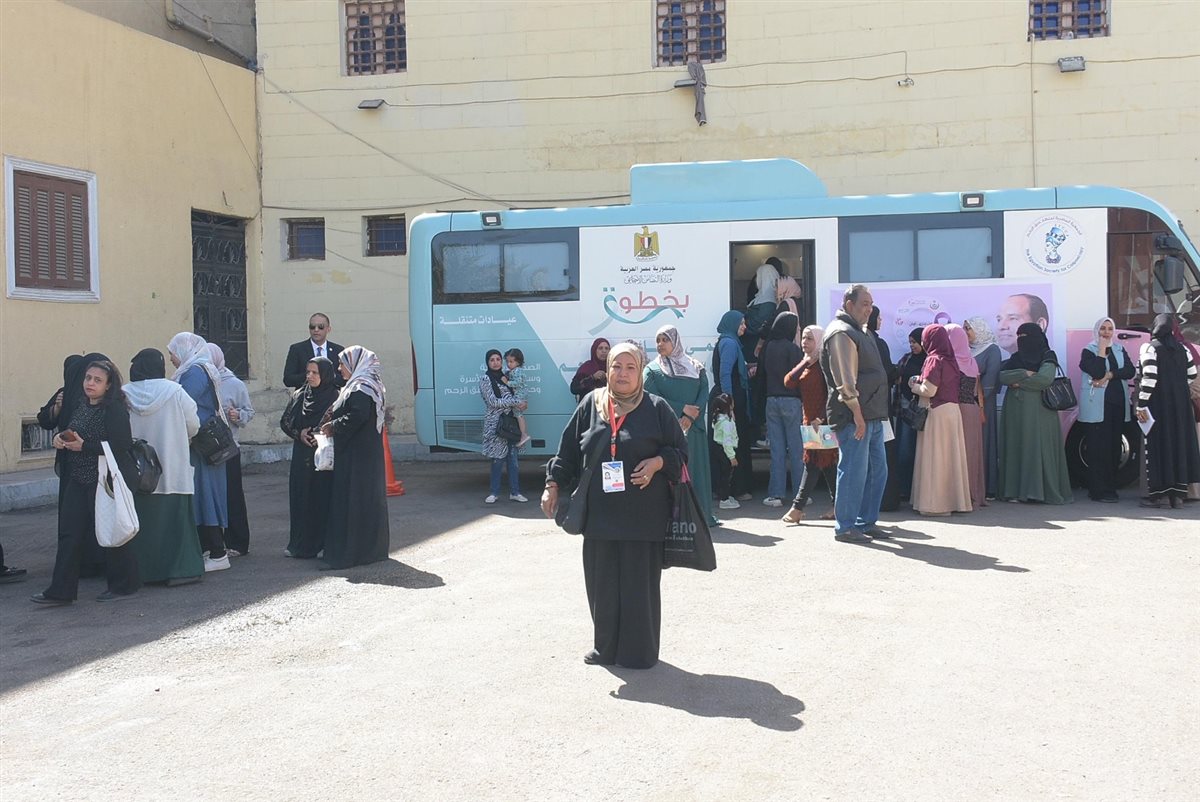 نائب محافظ الأقصر يشهد انطلاق قافلة من بدرى أمان