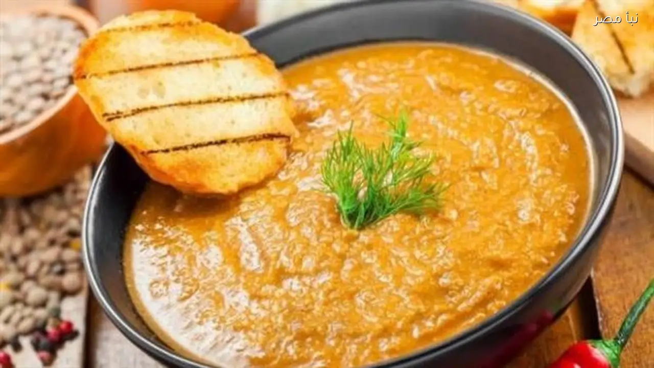 طريقة تحضير شوربة العدس بالشعرية والدقة لشتاء دافئ ومغذي