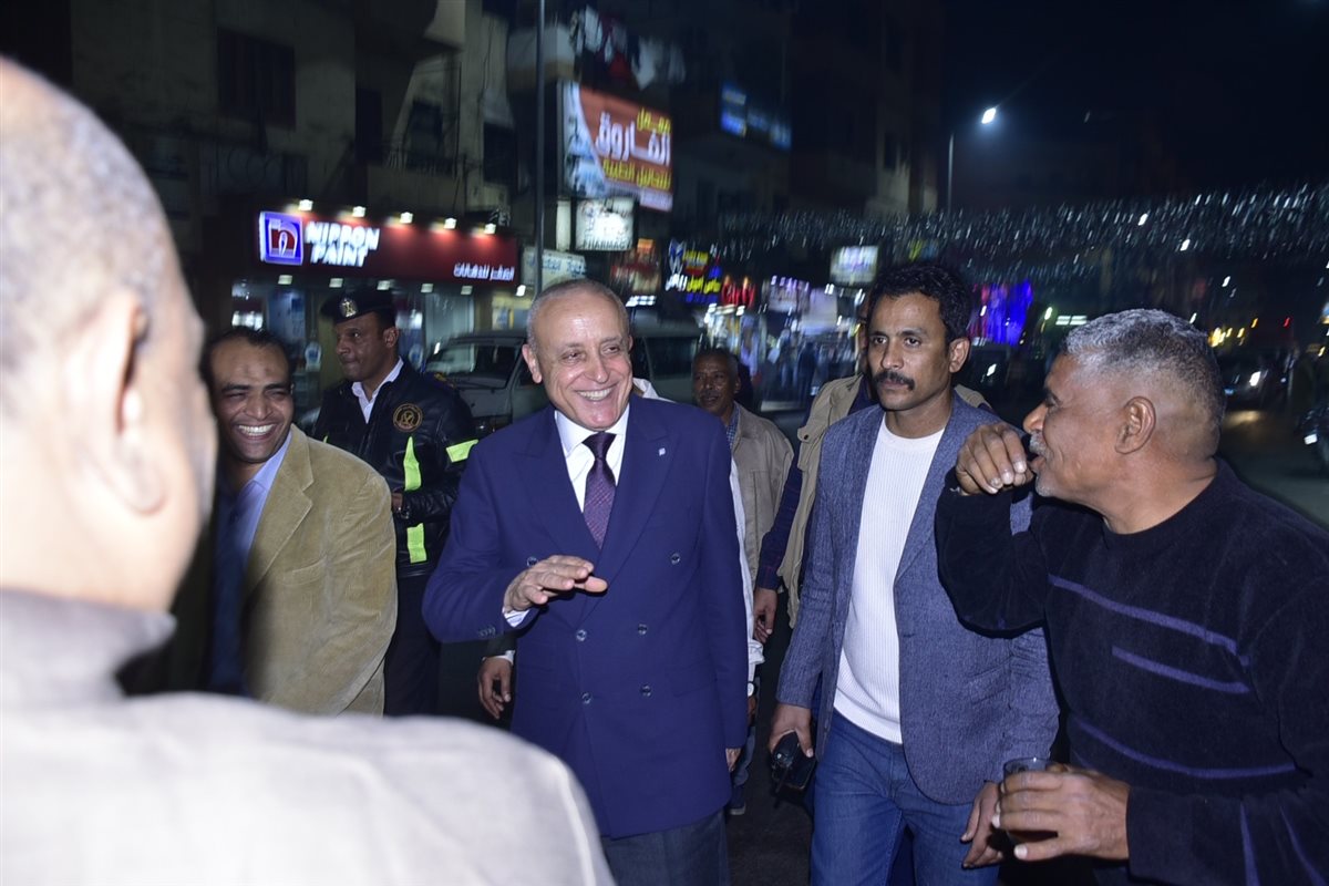 جولة محافظ الأقصر بالسوق السياحي