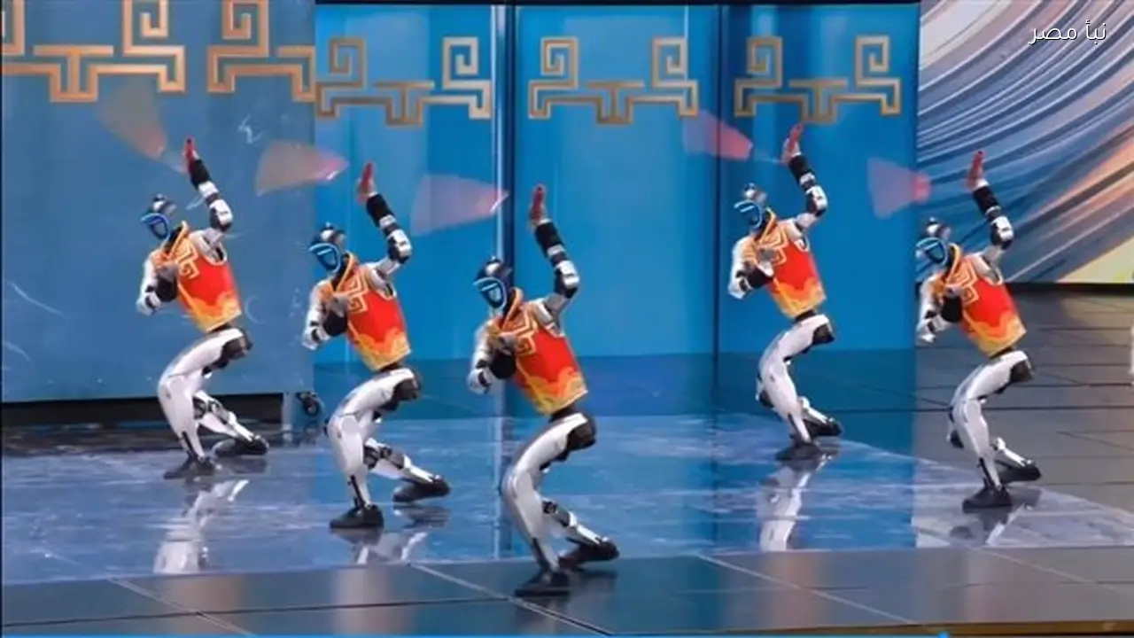 روبوتات بشرية تقدم عروض كونغ فو مبهرة في احتفالات رأس السنة الصينية