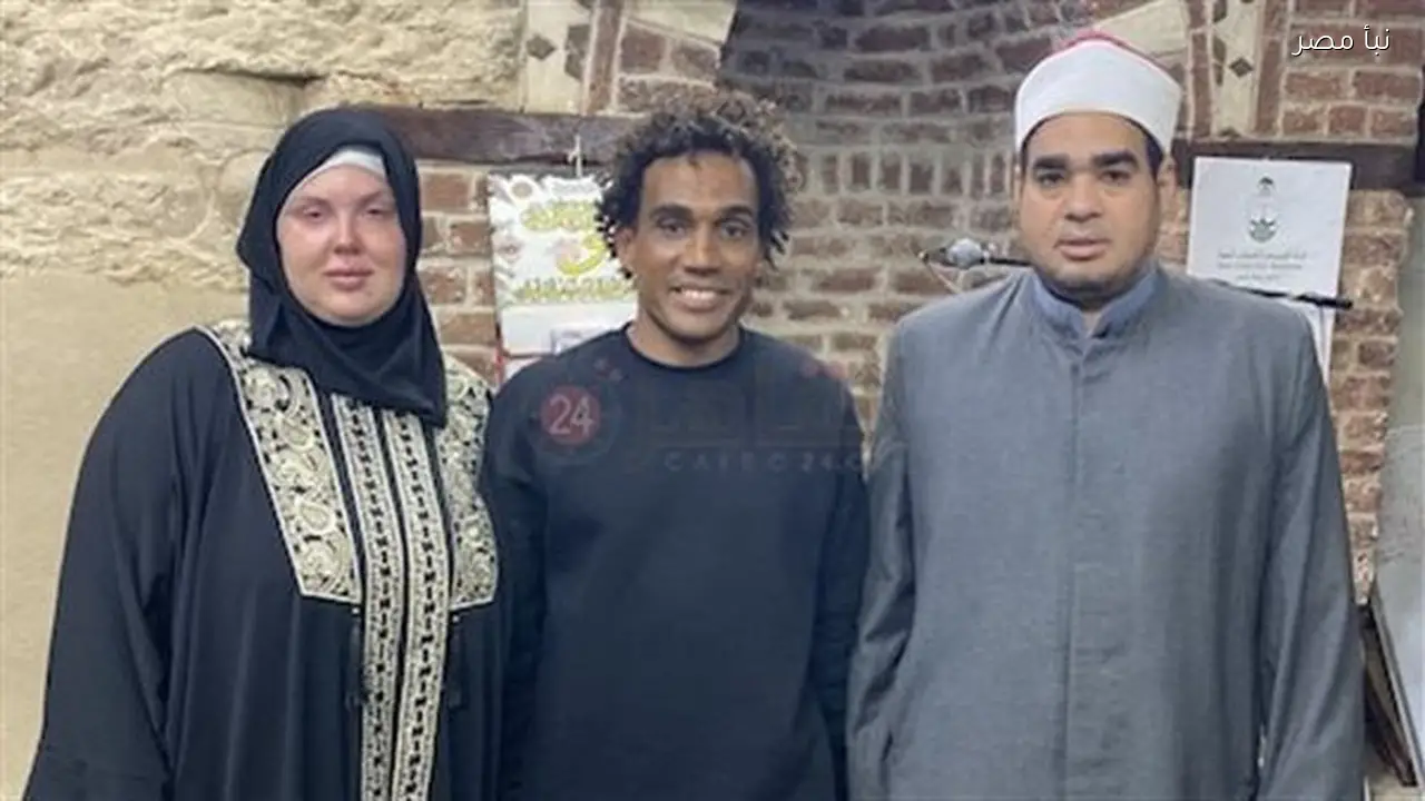 سائحة مجرية تعلن إسلامها في مسجد أبو الحجاج بالأقصر قبل شهر رمضان المبارك