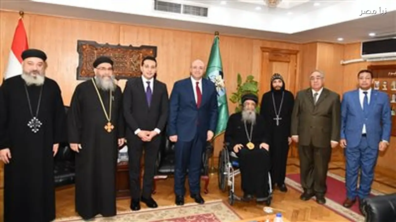 محافظ الفيوم يهنئ الأنبا إبرام بتجديد ثقة القيادة السياسية