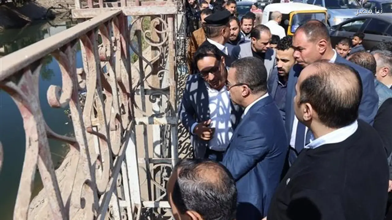 محافظ المنوفية يلتقي الأهالي للاستماع لمطالبهم بعد صلاة الجمعة