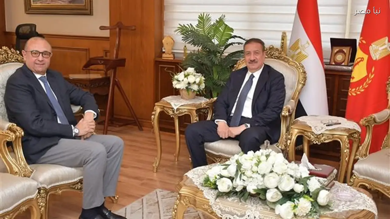 محافظ بورسعيد يلتقي رئيس مجلس إدارة الغرفة التجارية لتهنئته بالمنصب الجديد