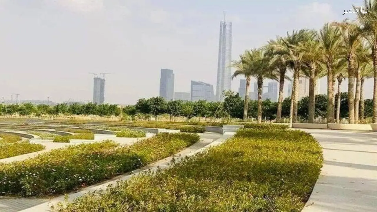 وزيرة الإسكان تتابع تقدم العمل في الحدائق المركزية والحي السكني الخامس بالعاصمة الجديدة