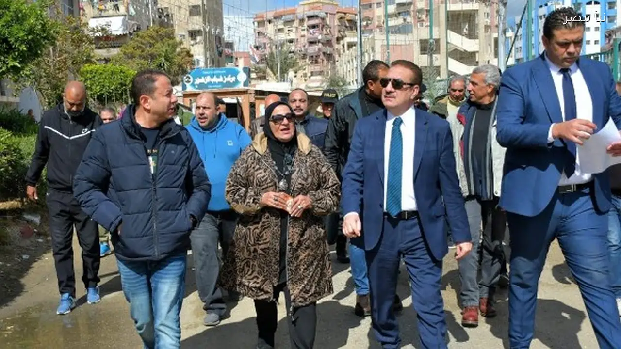 محافظ بورسعيد يزور مركز التنمية الشبابية بحي الزهور ويستعرض المشروعات الاستثمارية