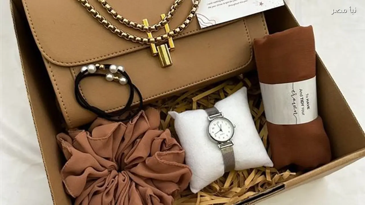 أفكار هدايا عيد الحب للبنات في 2026 تناسب جميع الأذواق