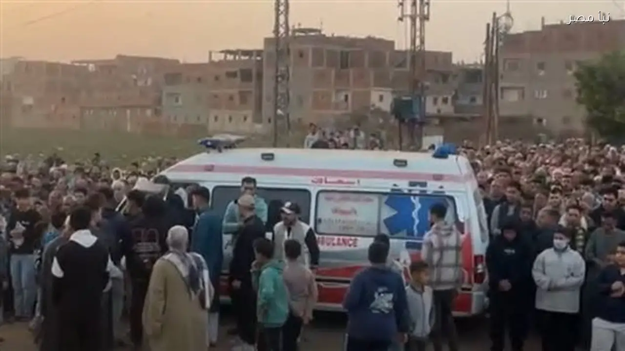 أهالي قرية الصواف بالبحيرة يشيعون جثمان طفل من كوم حمادة بعد عشرة أيام من البحث عنه