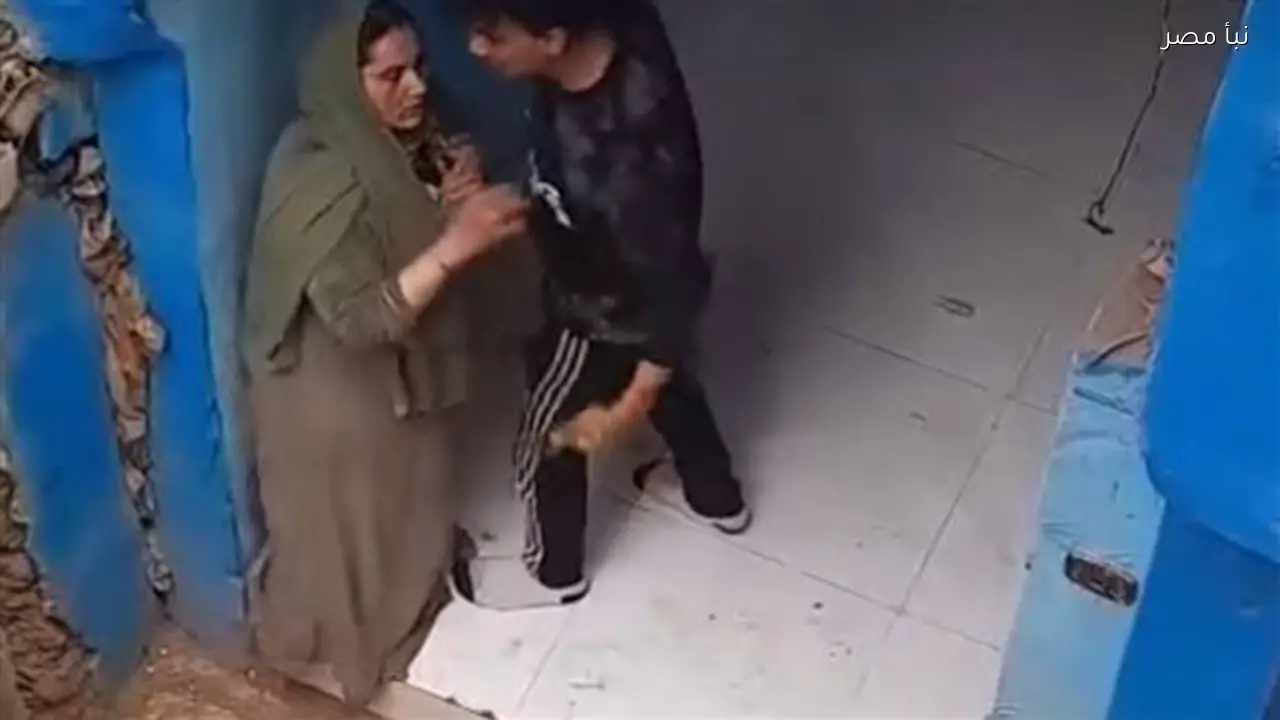 إخلاء سبيل شاب متهم بالتعدي على والدته في بنها بعد تهديدها بسلاح أبيض