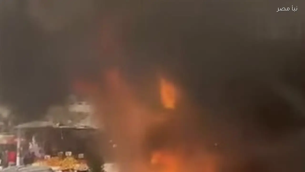 إخماد حريق في محل مراتب بجوار الوحدة المحلية في شلقان بالقليوبية