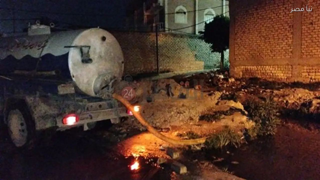 إزالة تجمعات مياه الأمطار من شوارع نجع العرجي وقشوع في العامرية بالإسكندرية استجابة لشكاوى المواطنين