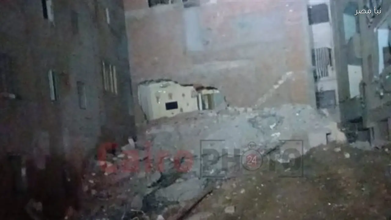 إزالة منزل المحلة المائل بالكامل بعد أربعة أيام من العمل حفاظا على سلامة المواطنين