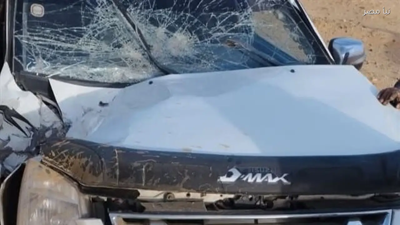 إصابة 11 عاملاً جراء انقلاب سيارة نقل على طريق السويس الإسماعيلية