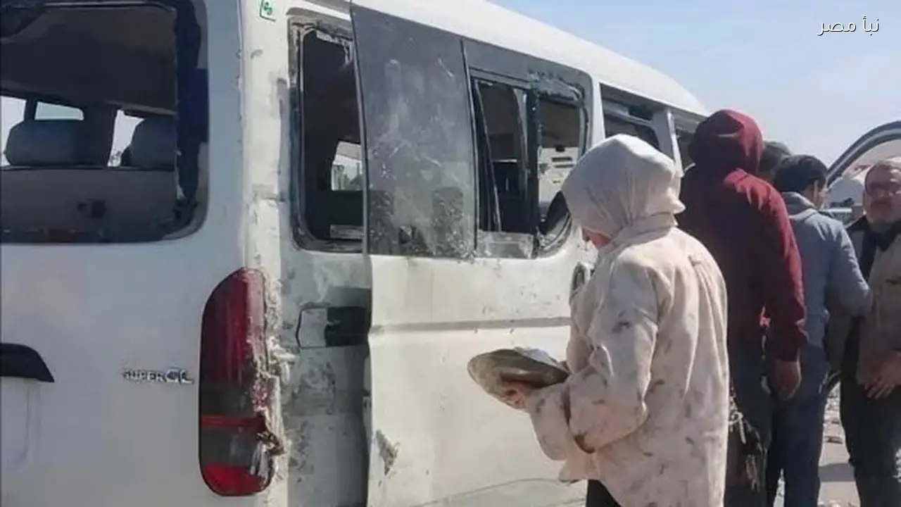 إصابة 12 شخصا في حادث انقلاب سيارة ميكروباص على كوبرى قها بمحافظة القليوبية