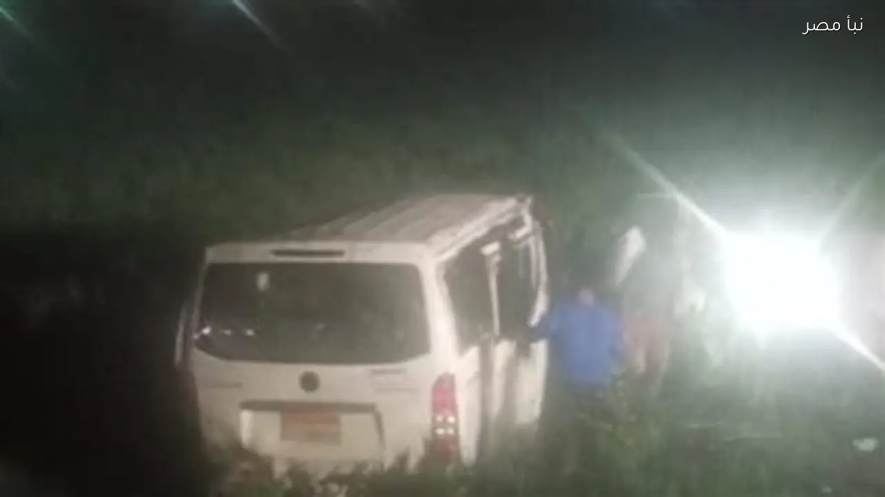 إصابة سبعة عشر شخصًا في انقلاب ميكروباص على الطريق الدائري في ملوي بالمنيا